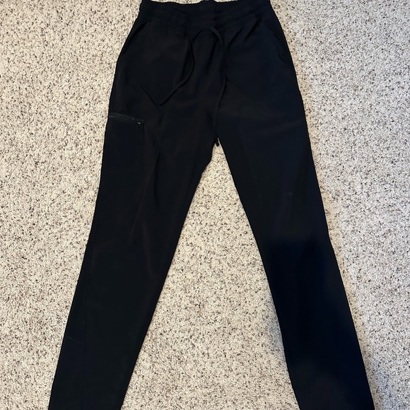 Allura Women's Mid Rise Drawstring Cargo Scrub Pant style CKA184
Size MediumTall - Picture 2 of 3